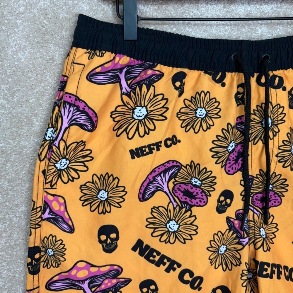 NEFF Swim Trunks Shorts Mens‎ Size Medium Mushroom Skull Surf